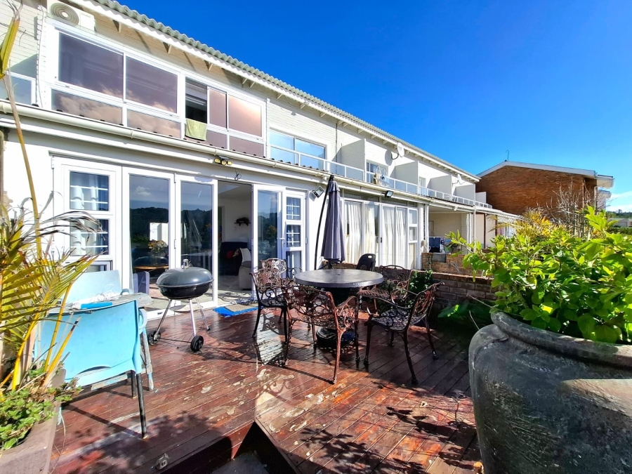 2 Bedroom Property for Sale in Bonza Bay Eastern Cape